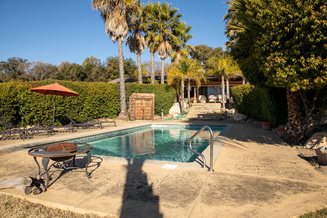 Photo - Janin Acers - Pool - Pet Friendly - FURNISHED OR UNFURNISHED