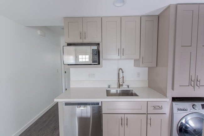 Photo - 4927 W Adams Blvd Unit Residencial - 2