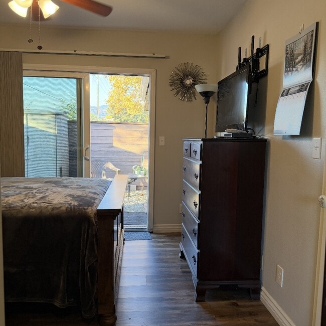 Photo - 698 Country Oak Rd Unit San Dimas Room