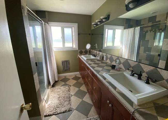 Photo - 5071 55th St