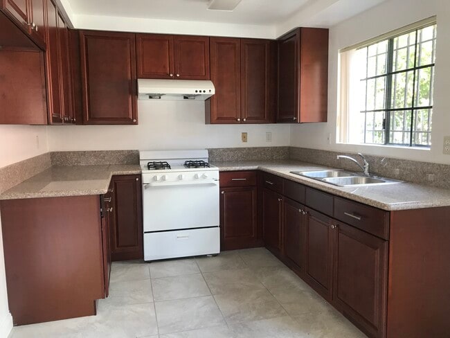 Photo - 1285 Vin Scully Ave Unit 5