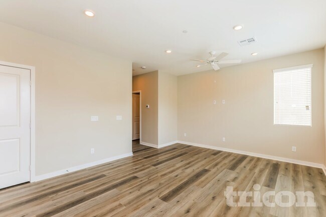 Photo - 28182 Dwight Dr