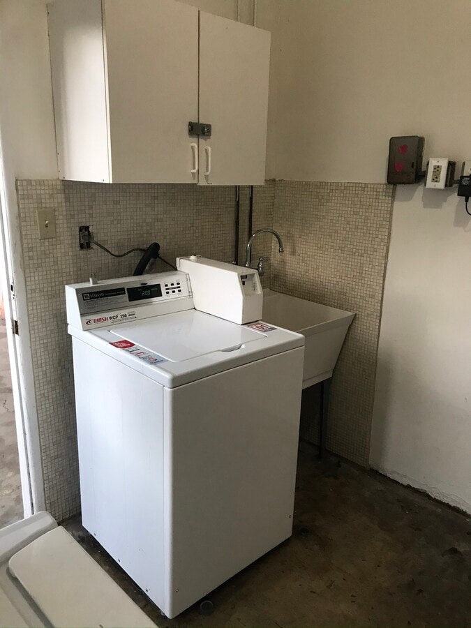 shared laundry room - 6230 Milton Ave Unit House