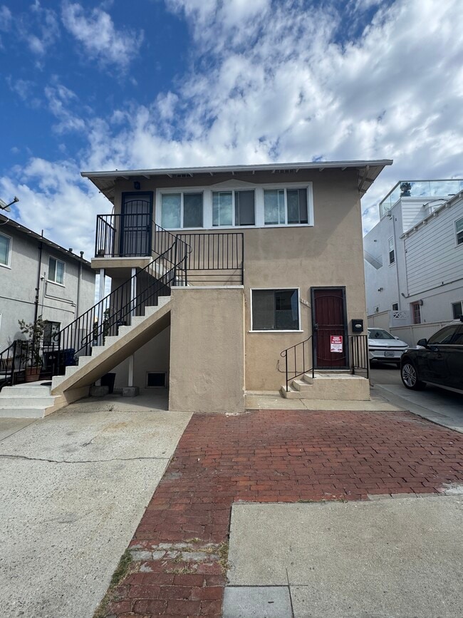 Building Photo - 714 Loma Dr Unit Lower