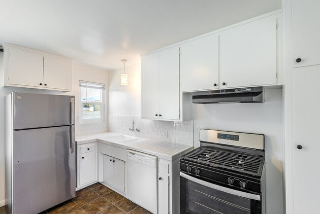 /santa-monica-ca/2328-virginia-ave-unit-d-xsp1m1p