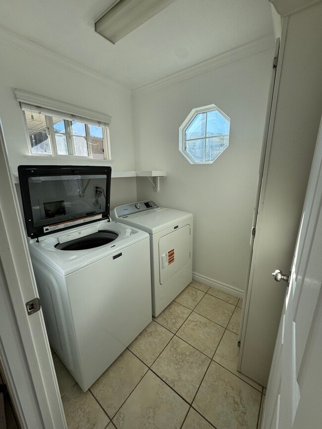 Photo - 3481 Grant St