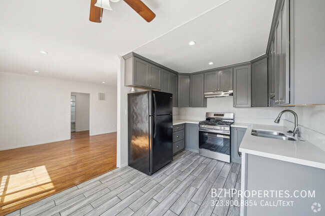 Building Photo - 941 N Sierra Bonita Ave Unit 8 Rental
