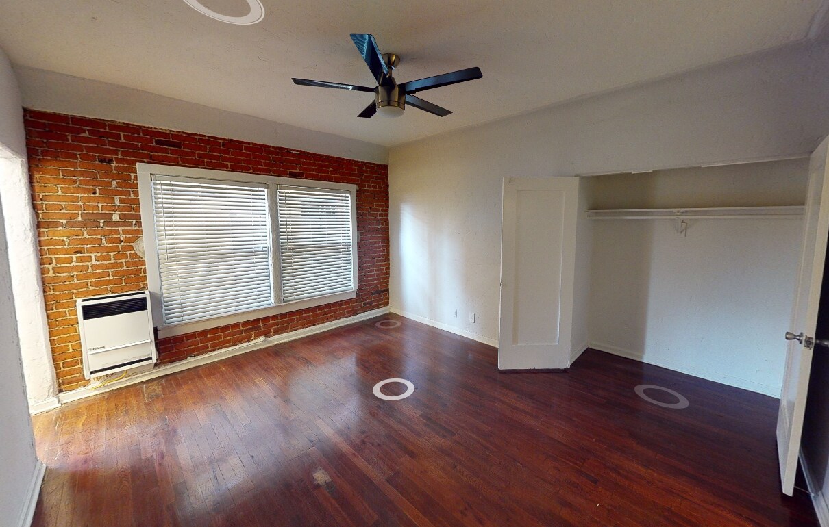 3D Tour - St. Andrews Manor Apartments...Charming Ap...