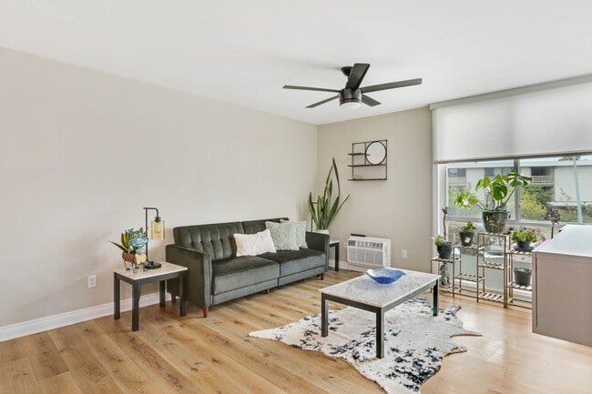 Photo - 3050 Rue D’Orleans Unit 220