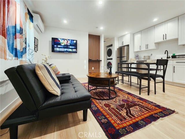 Photo - 22131 Bassett St