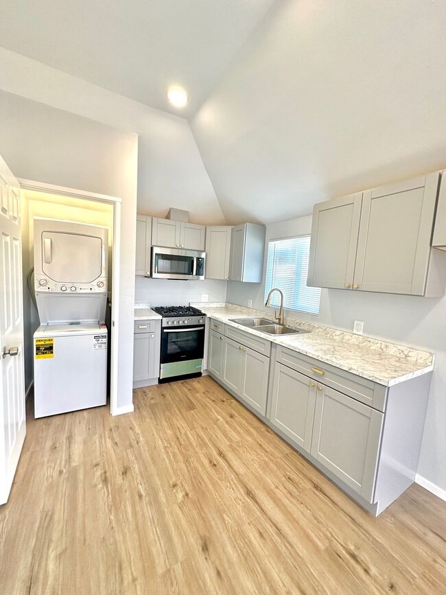 Photo - Terrace Ave Triplex- LT Unit 4614 Terrace (JADU)-LT