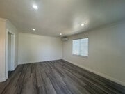 Photo - 221 S Bushnell Ave