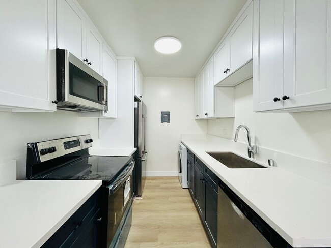 mit126 - mit126 Apartment Unit 10-6