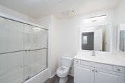 2BR, 2BA - 1007SF - Bathroom - Glendora Park Place Apartments