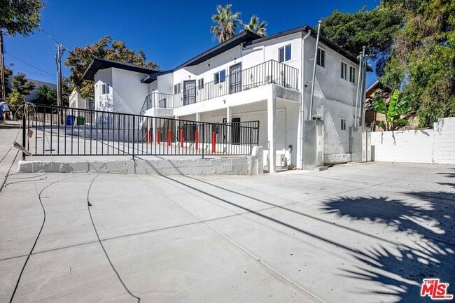Photo - 146 Witmer St House