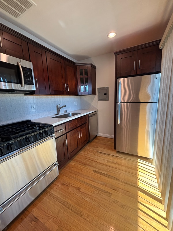 Building Photo - 5567 Inglewood Blvd Rental