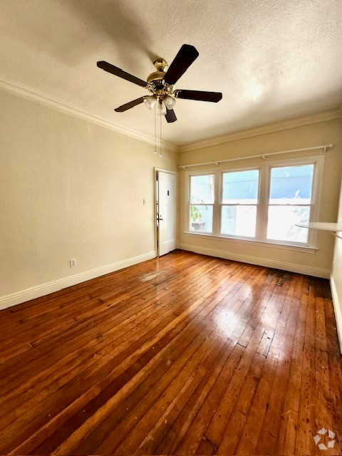 Building Photo - 5987 Franklin Ave Unit 106 Rental