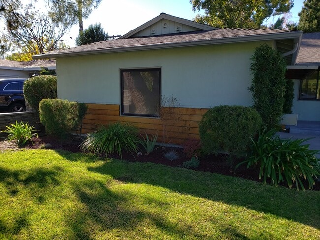 Photo - 5059 Serrania Ave