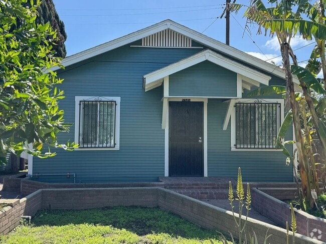 Building Photo - 534-1-2-E-19th-St Rental