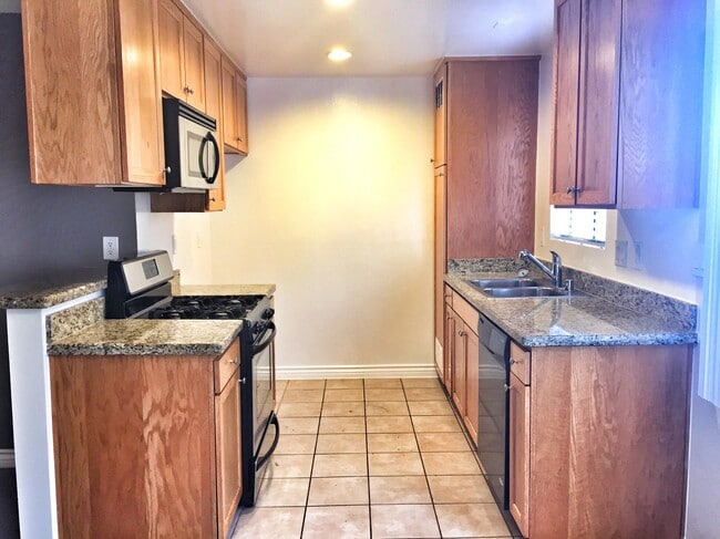 Building Photo - 8735 Variel Ave Unit 104