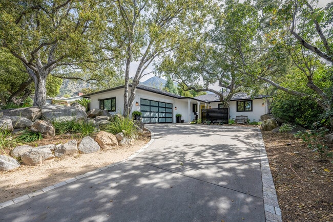 Building Photo - 2152 Grand Oaks Ave