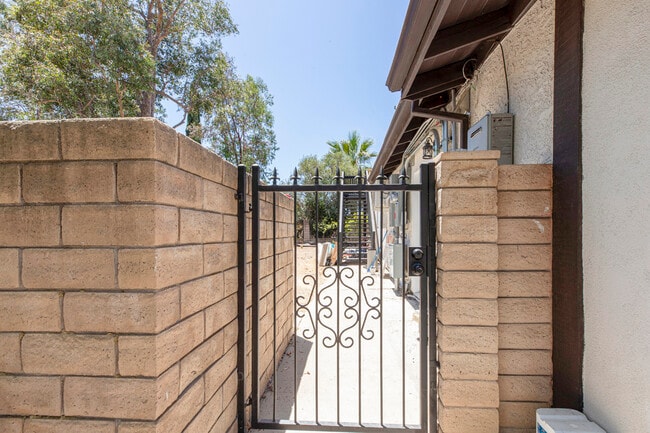 Photo - 13475 Mission Tierra Way