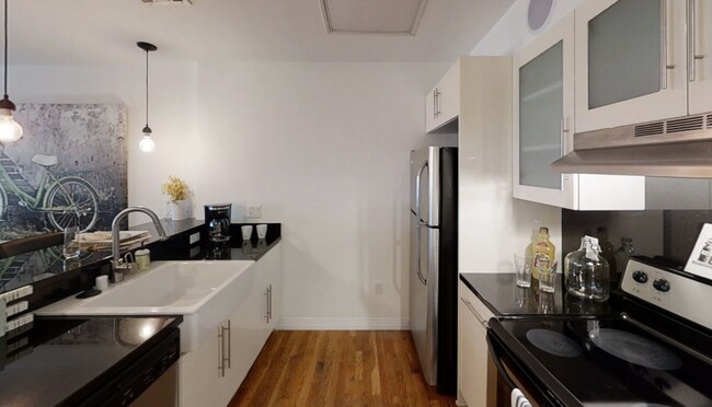 Photo - 907 S Broadway Unit 402A