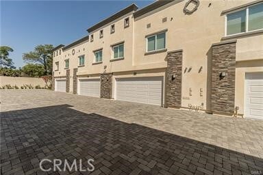 Building Photo - 225 N San Antonio Ave