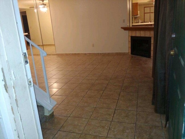 Photo - 44500 15th St E