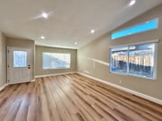 Photo - 1742 Oakview Way