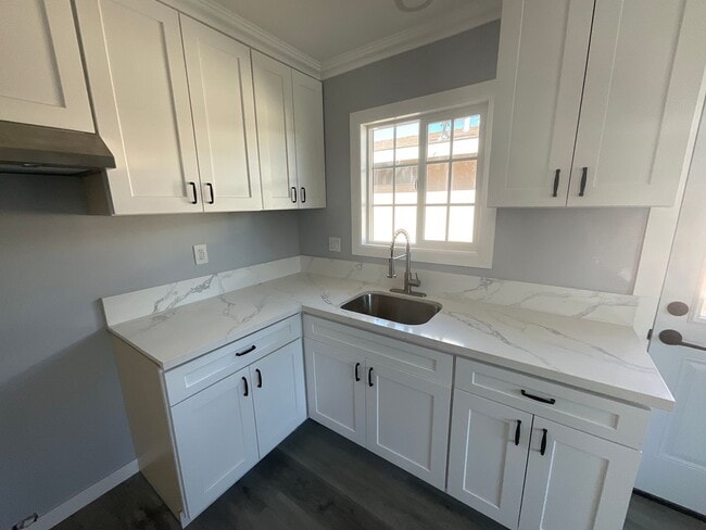 Photo - House - 2 Bedrooms / 1 Bathroom - Paramount