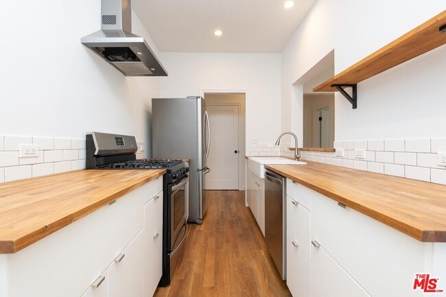 Photo - 900 Orange Grv Ave Unit 103