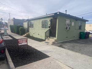 Building Photo - 1313 Termino Ave Unit Studio