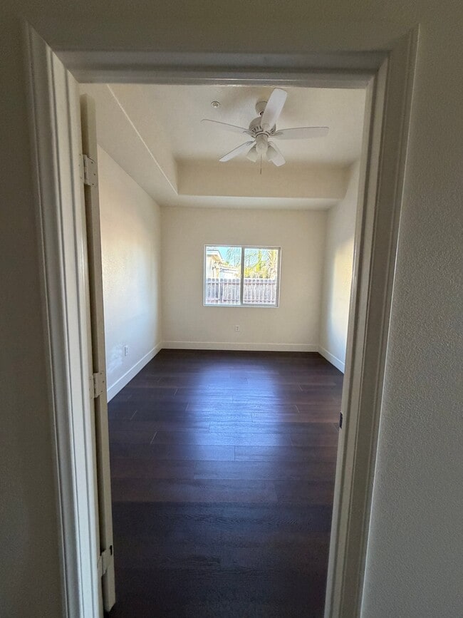 Photo - 4667 Chambers St