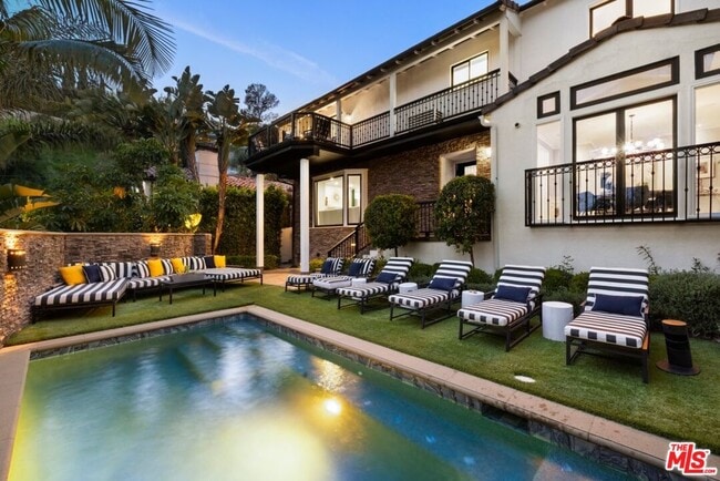 Photo - 1472 Kings Rd House