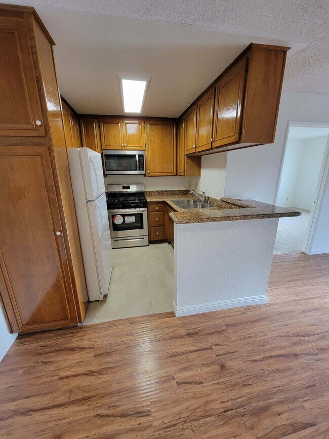 Photo - Reeves Street Apartments