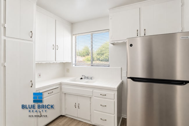 Photo - 7117 Fulton Ave Unit 2