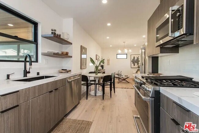 Building Photo - 11013 Exposition Blvd Rental