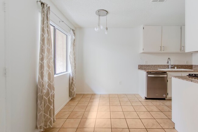Photo - Chatsworth Rent This Now Unit THR33