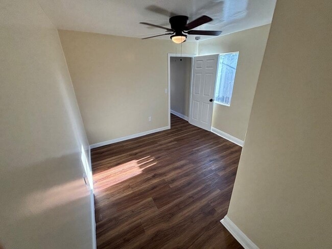 Photo - 1336 W 73rd St