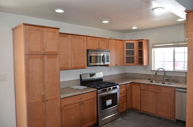 Photo - 4541 W 172nd St