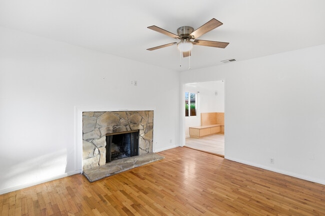 Photo - 3379 Stewart Ave