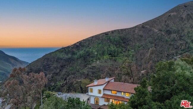 Photo - 2382 Live Oak Meadows Rd