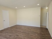 Photo - 1616 Picadilly Way Unit B