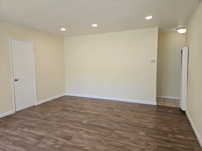 Photo - 1616 Picadilly Way Unit B