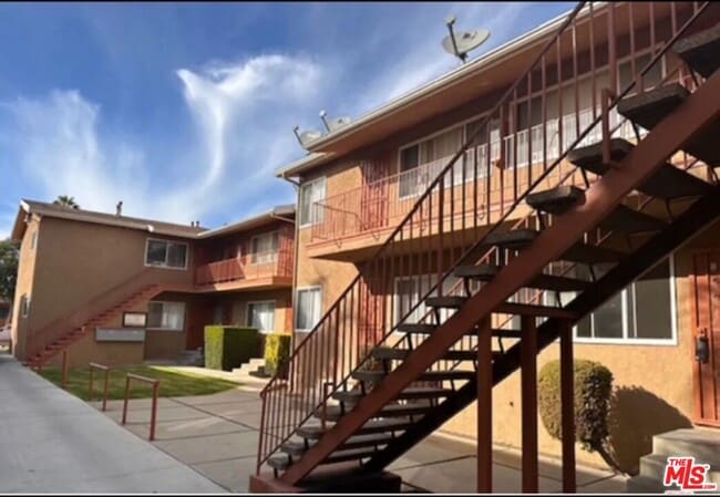 Photo - 6208 S Victoria Ave Condo Unit 8