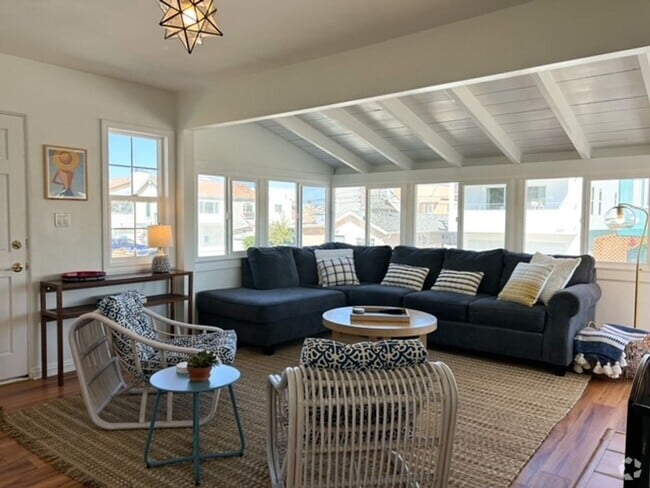 Building Photo - 248C - Whitecaps Rental