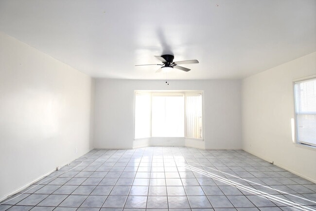 Photo - 2828 W Vernon Ave