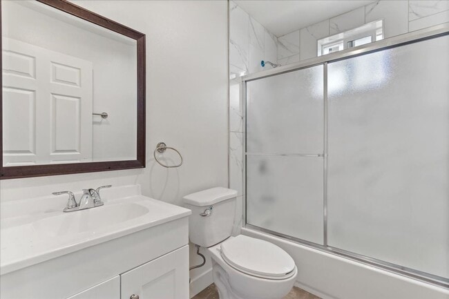 Photo - 835 E 33rd St Unit 837 1/2