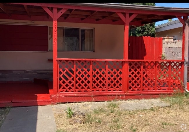 Building Photo - 4640 Clairemont Dr Rental